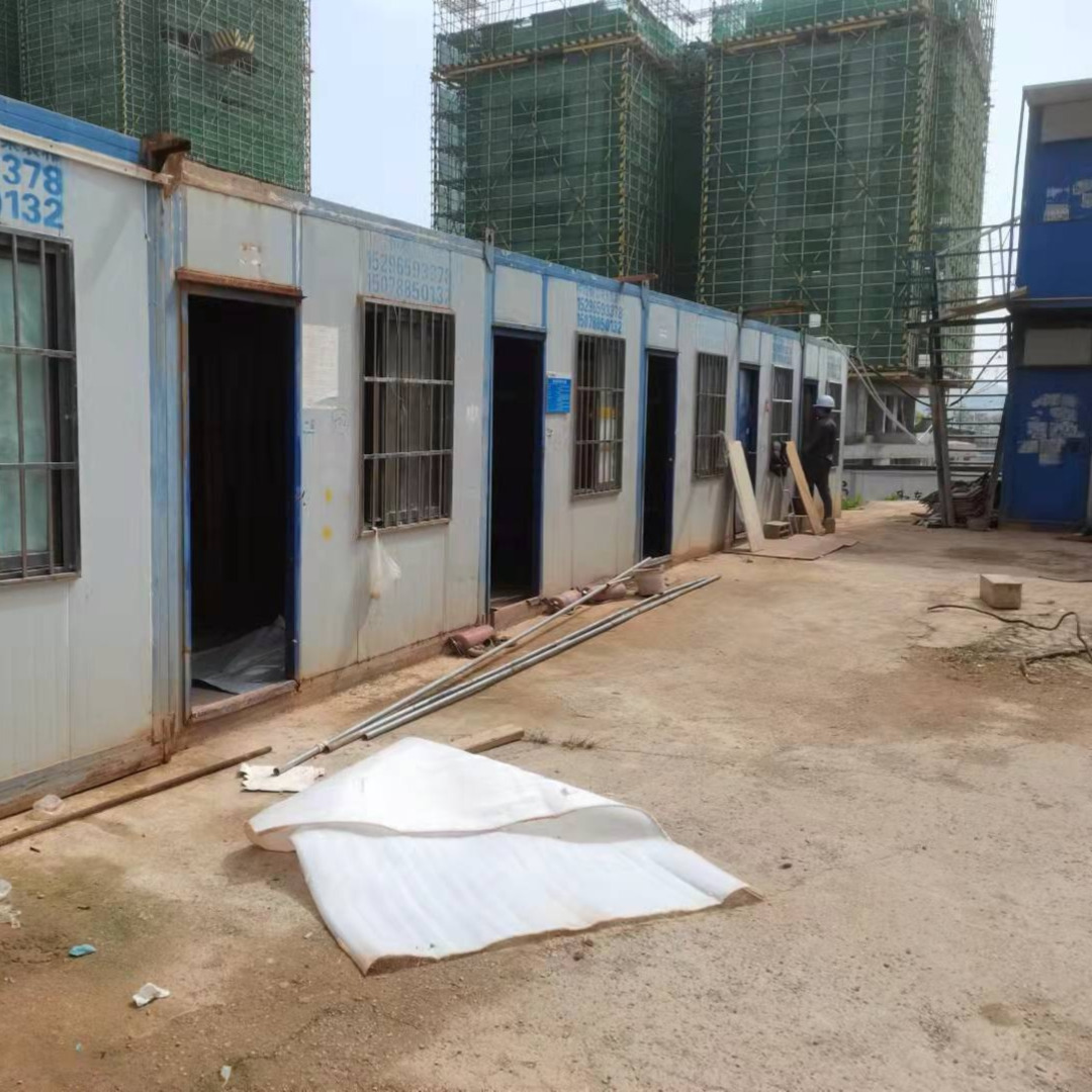 银海\\厂房拆除回收：让废弃建筑重获新生\\